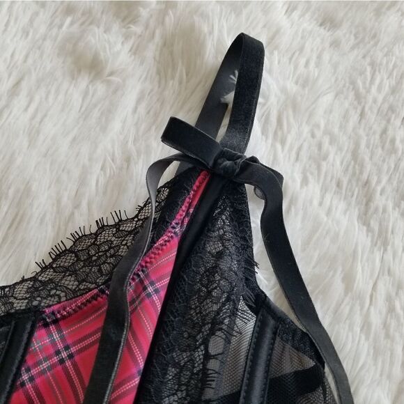 MEDIUM Victoria's Secret Red Bra Set - Picture 11 of 16